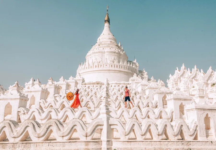 Couple traveling together in a tropical destination